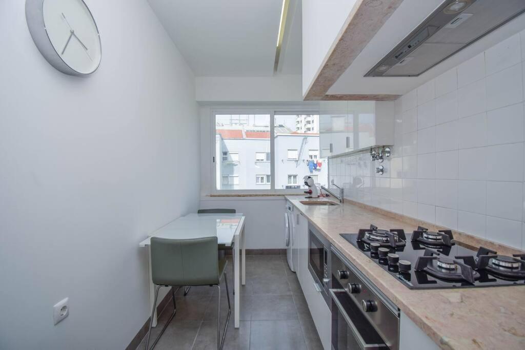 Cozy And Sunny Family Apartment Lisboa Exterior foto