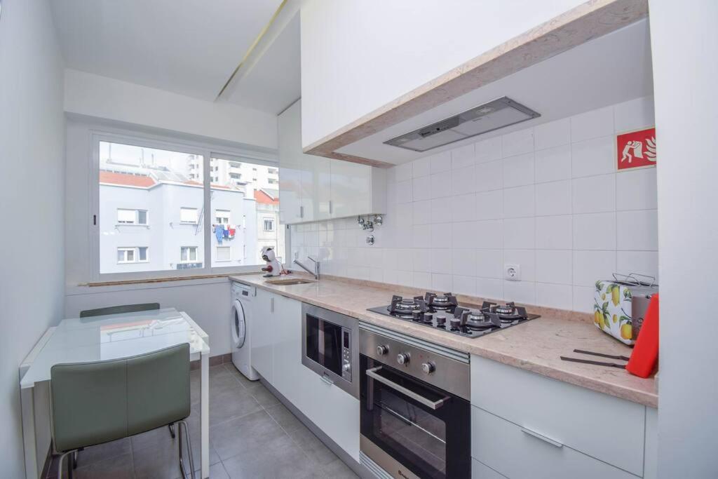 Cozy And Sunny Family Apartment Lisboa Exterior foto